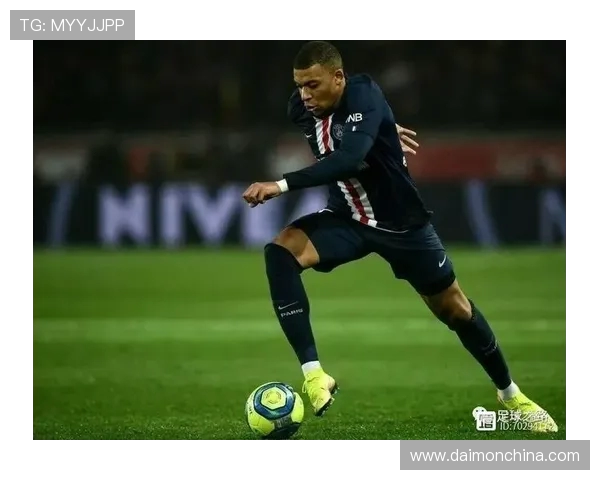 踩单车过人艺术：足球史上最具观赏性的突破技巧