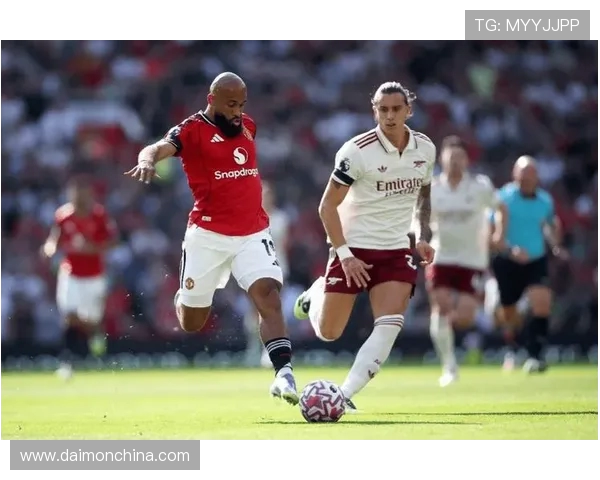 阿森纳对曼联欧冠对决:英超双雄在欧战舞台的交锋回顾 阿森纳对曼联欧冠对决:英超双雄在欧战舞台的交锋回顾