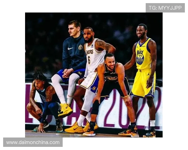 2016年NBA全明星赛东西部首发名单公布，詹姆斯库里领衔出战